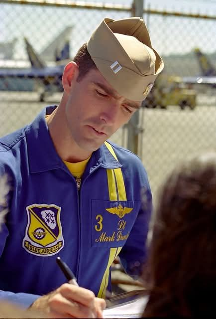 Mark Dunleavy Pilot Andover MA Obituary, JetBlue Captain Mark “Gucci” Dunleavy died from Glioblastoma